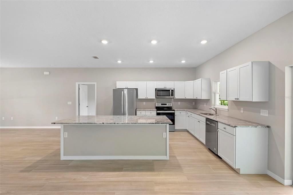 For Sale: $549,900 (3 beds, 2 baths, 2041 Square Feet)