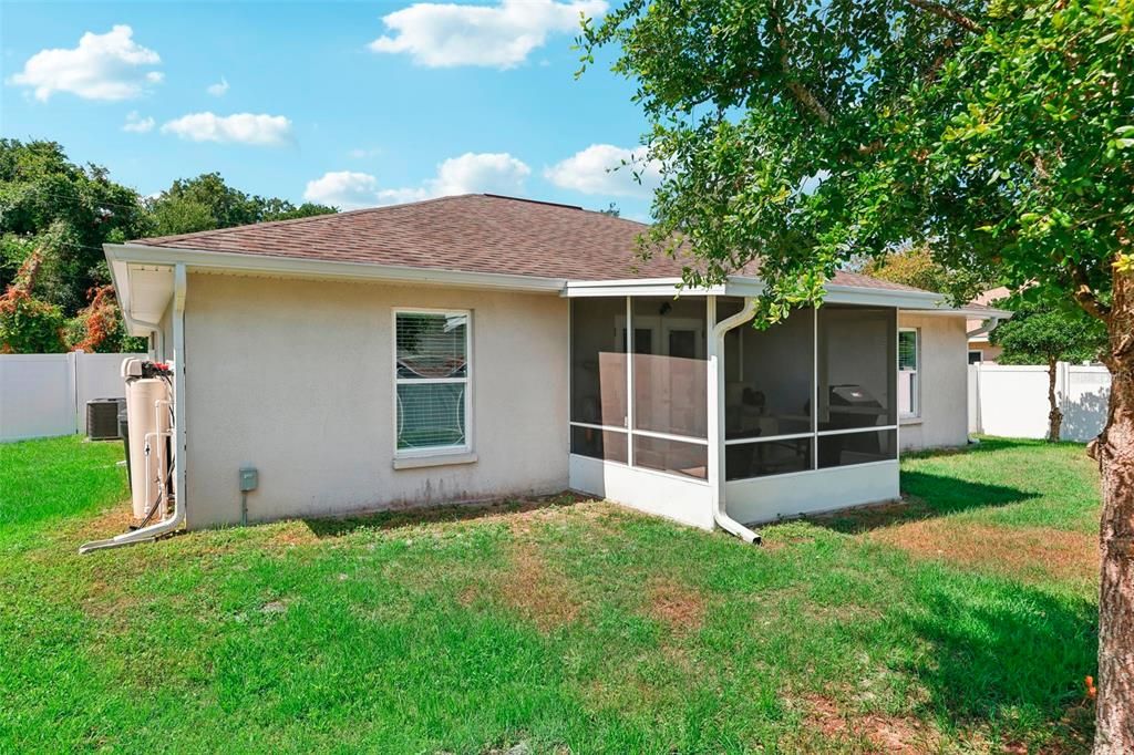 Active With Contract: $309,000 (3 beds, 2 baths, 1252 Square Feet)