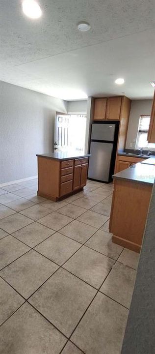 For Rent: $1,525 (2 beds, 1 baths, 800 Square Feet)