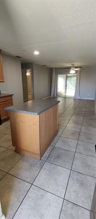 For Rent: $1,525 (2 beds, 1 baths, 800 Square Feet)