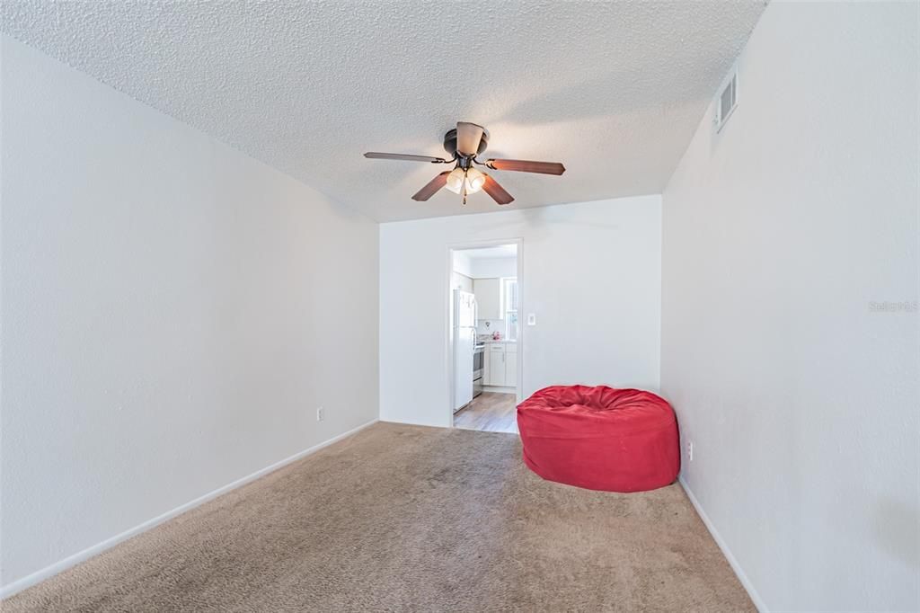 For Sale: $180,000 (2 beds, 2 baths, 1138 Square Feet)