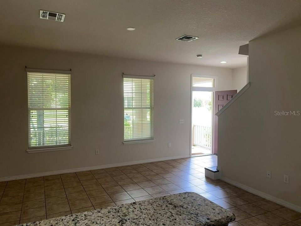 For Rent: $2,950 (4 beds, 2 baths, 2081 Square Feet)