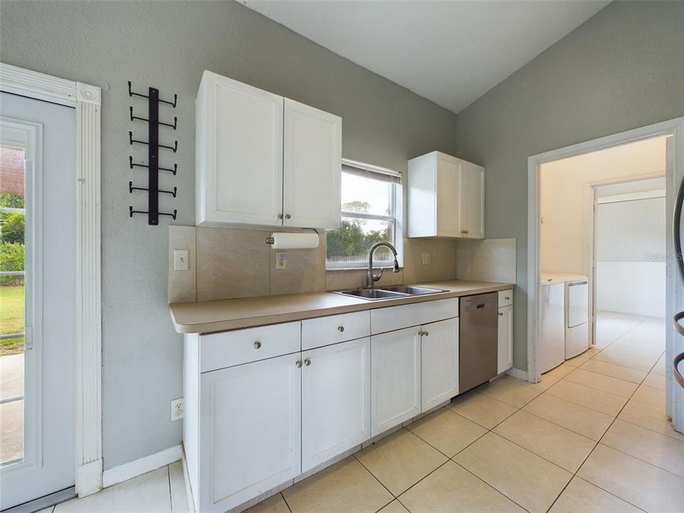 Active With Contract: $329,900 (4 beds, 2 baths, 1536 Square Feet)