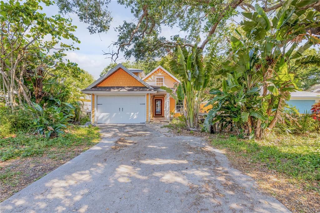 Active With Contract: $498,900 (3 beds, 2 baths, 1348 Square Feet)