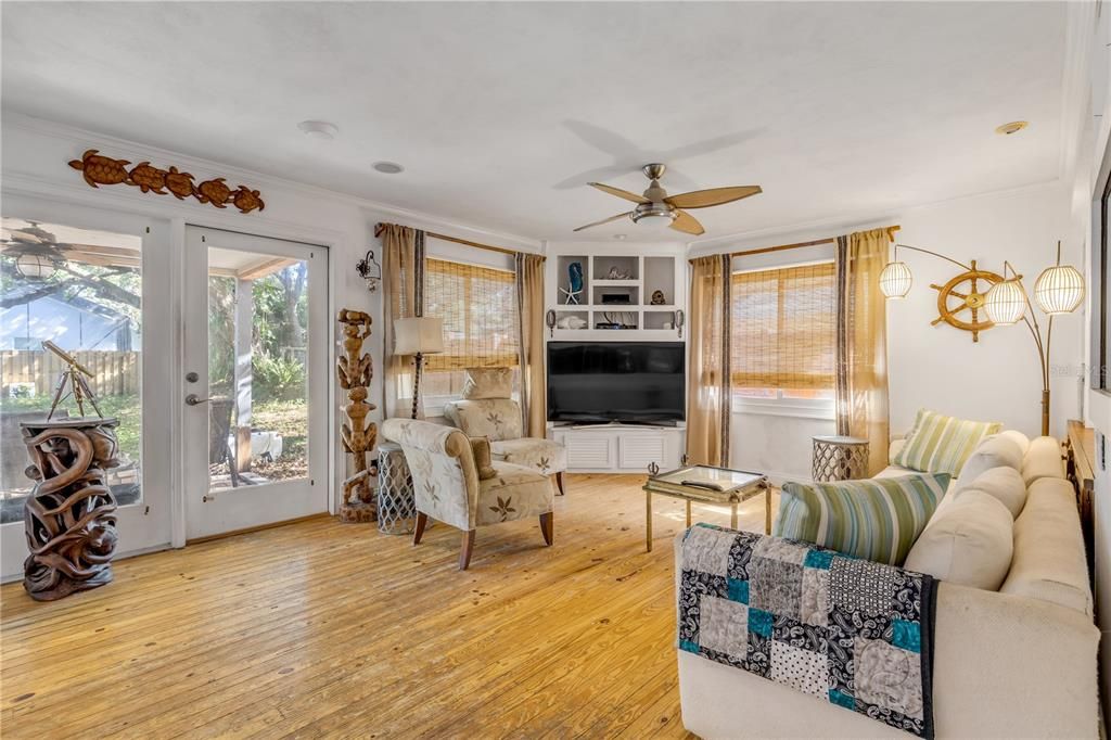 Family room connected to the kitchen