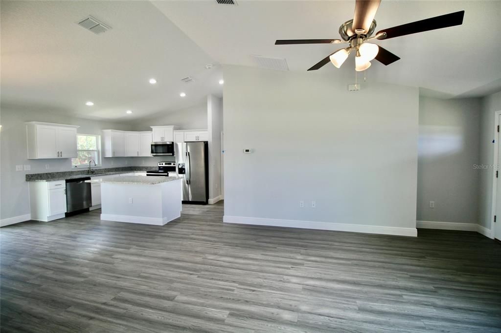 Active With Contract: $285,000 (3 beds, 2 baths, 1453 Square Feet)