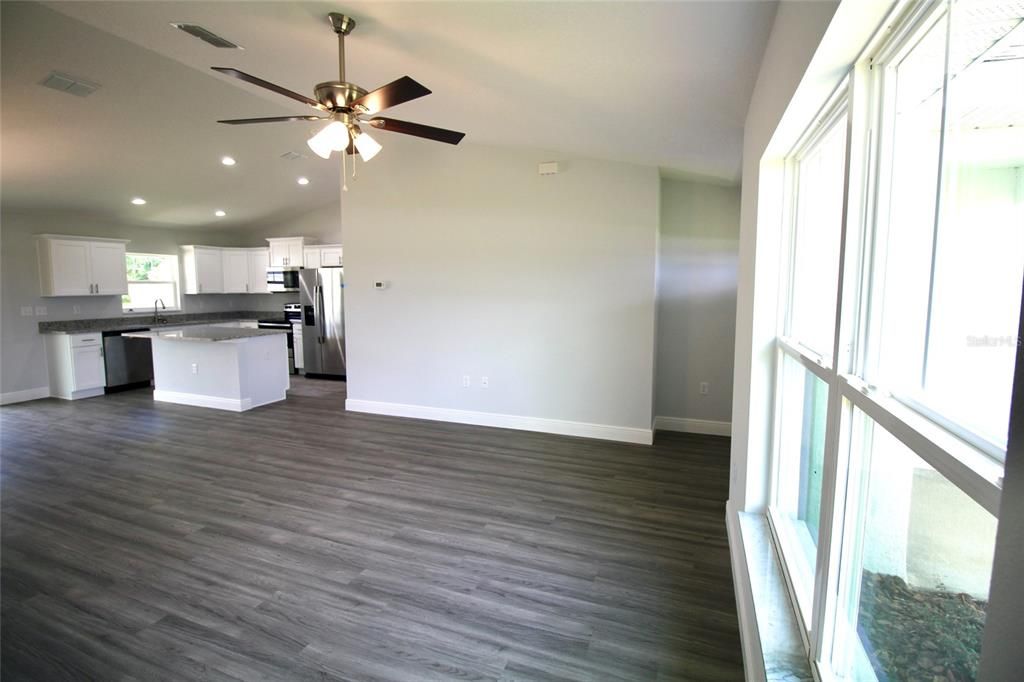 Active With Contract: $285,000 (3 beds, 2 baths, 1453 Square Feet)