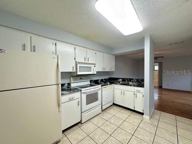 For Rent: $1,875 (2 beds, 2 baths, 910 Square Feet)