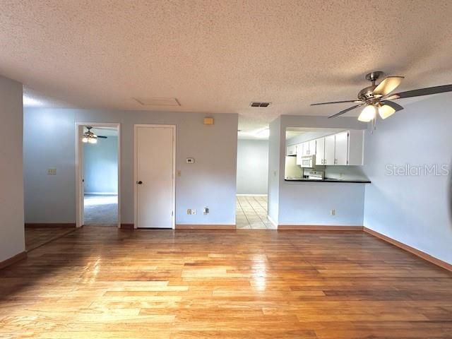 For Rent: $1,875 (2 beds, 2 baths, 910 Square Feet)