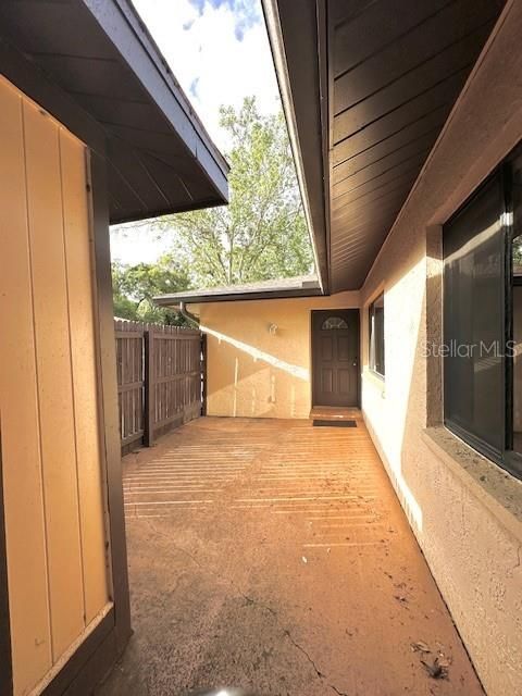 For Rent: $1,875 (2 beds, 2 baths, 910 Square Feet)