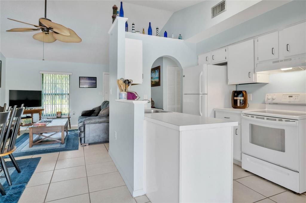 Active With Contract: $270,900 (3 beds, 1 baths, 960 Square Feet)