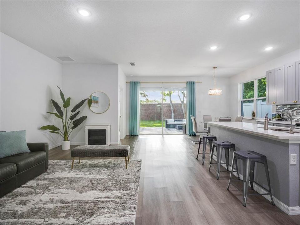 Active With Contract: $440,000 (3 beds, 3 baths, 1905 Square Feet)