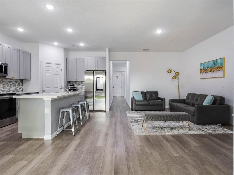 Active With Contract: $440,000 (3 beds, 3 baths, 1905 Square Feet)