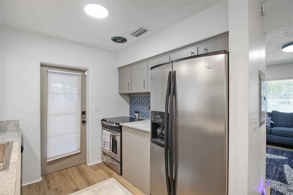 For Rent: $4,300 (2 beds, 1 baths, 1131 Square Feet)