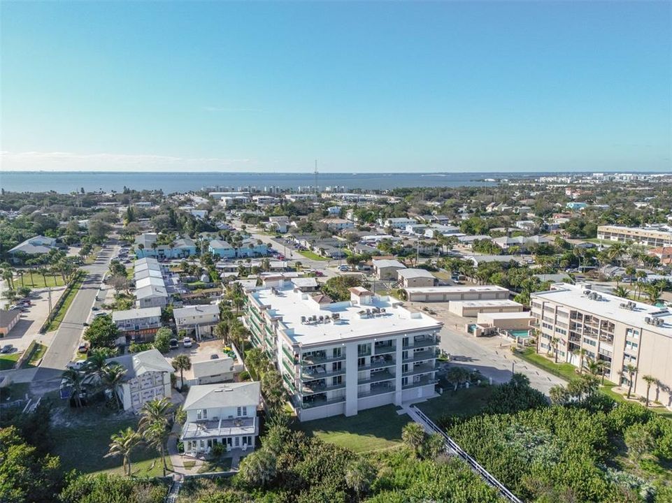 For Sale: $1,899,000 (3 beds, 3 baths, 2060 Square Feet)