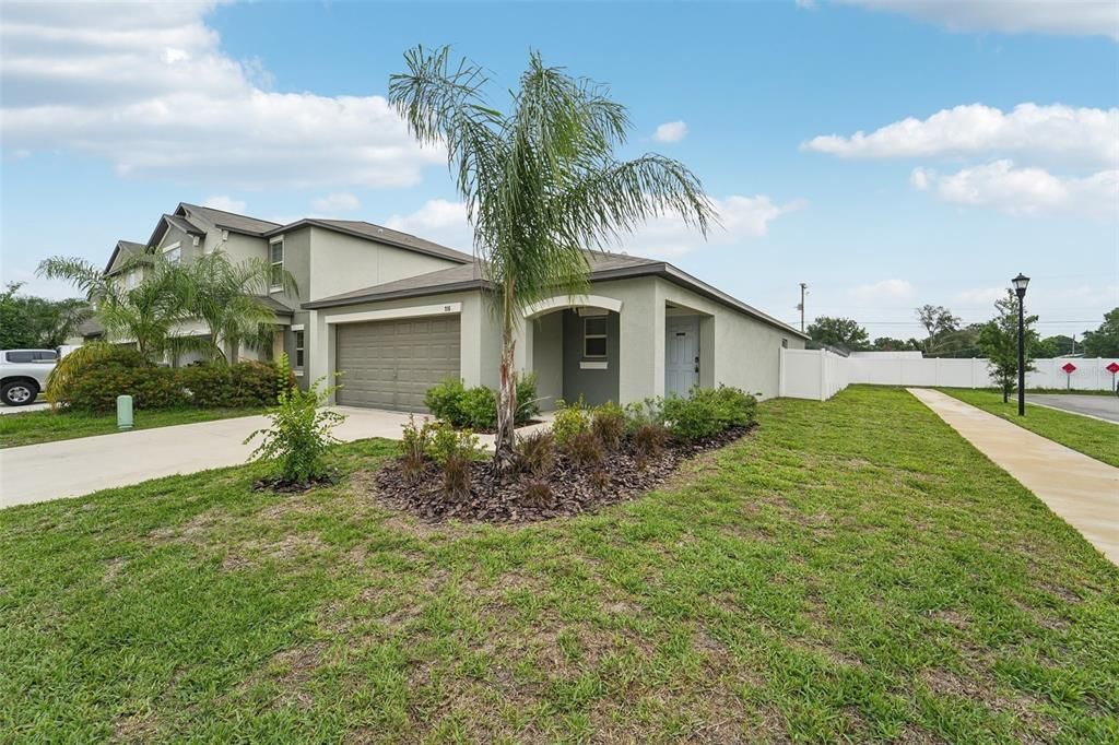 For Sale: $319,900 (3 beds, 2 baths, 1451 Square Feet)