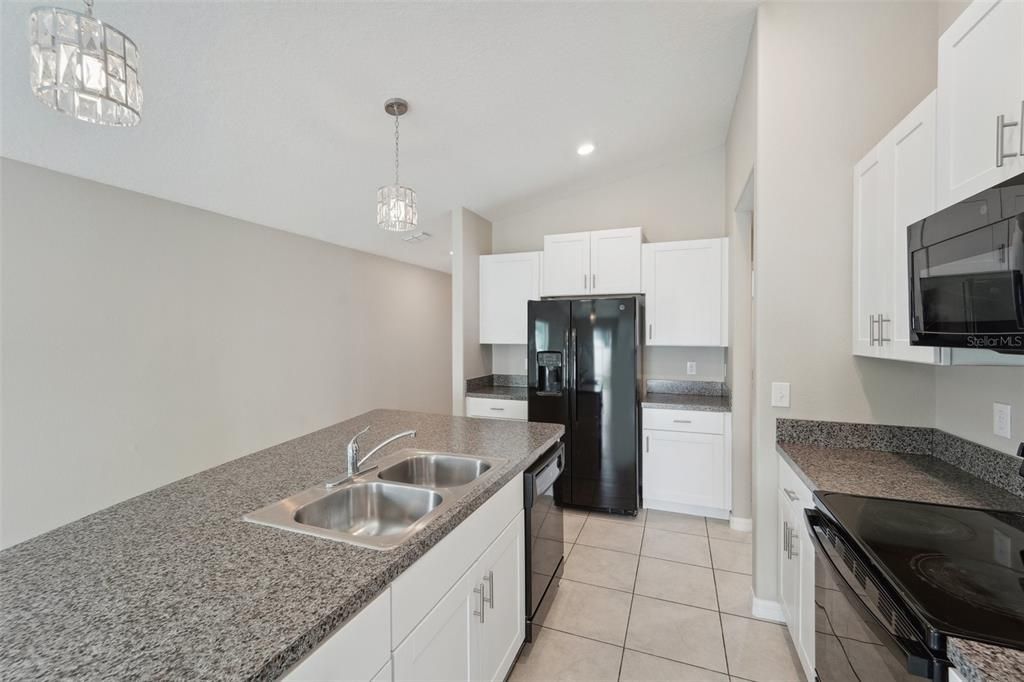 For Sale: $319,900 (3 beds, 2 baths, 1451 Square Feet)