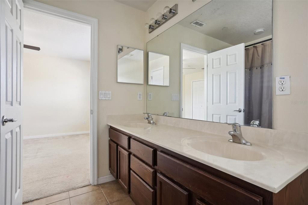 Active With Contract: $399,900 (3 beds, 2 baths, 1348 Square Feet)