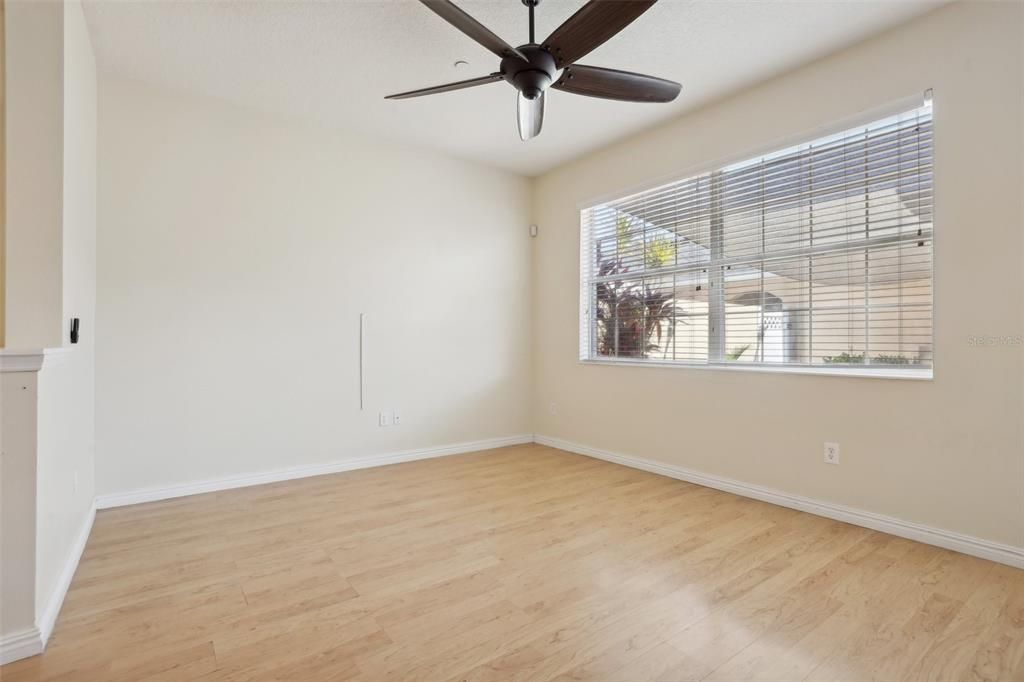 Active With Contract: $399,900 (3 beds, 2 baths, 1348 Square Feet)