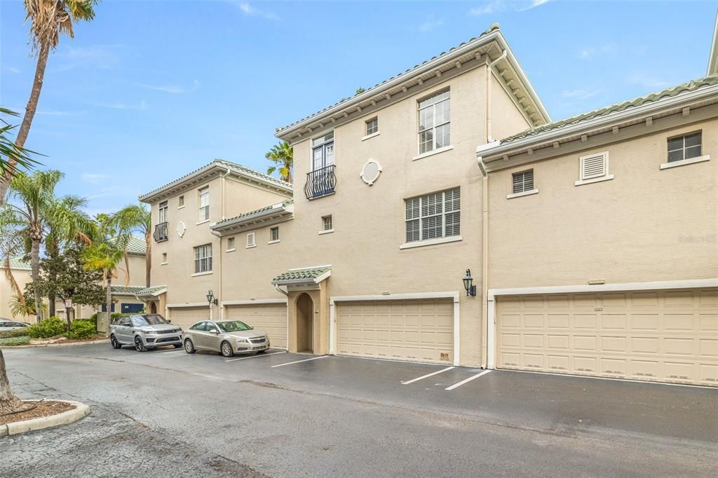 Active With Contract: $4,895 (3 beds, 3 baths, 1777 Square Feet)