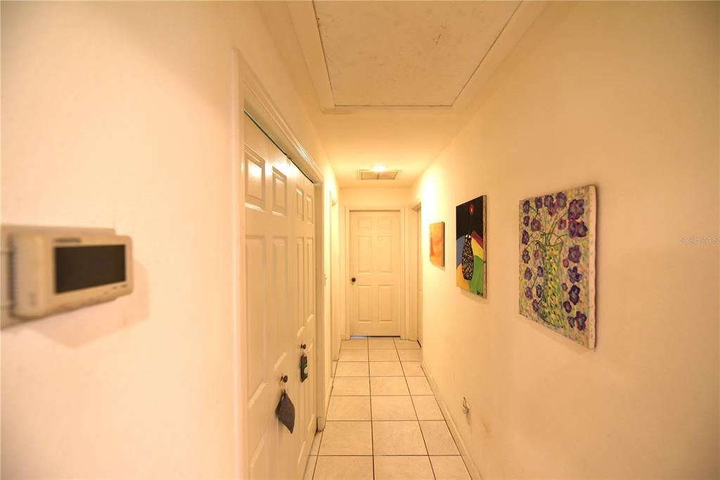 Main house foyer to bedrooms.