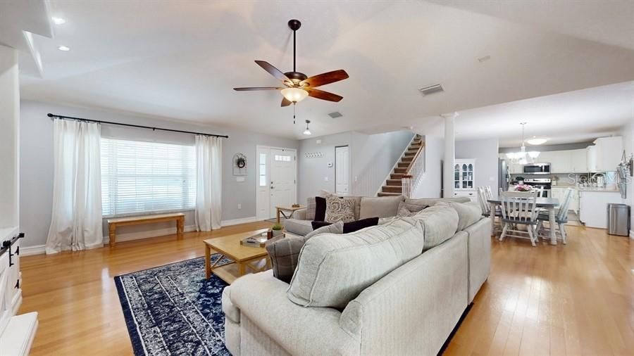 Active With Contract: $339,900 (3 beds, 2 baths, 1623 Square Feet)