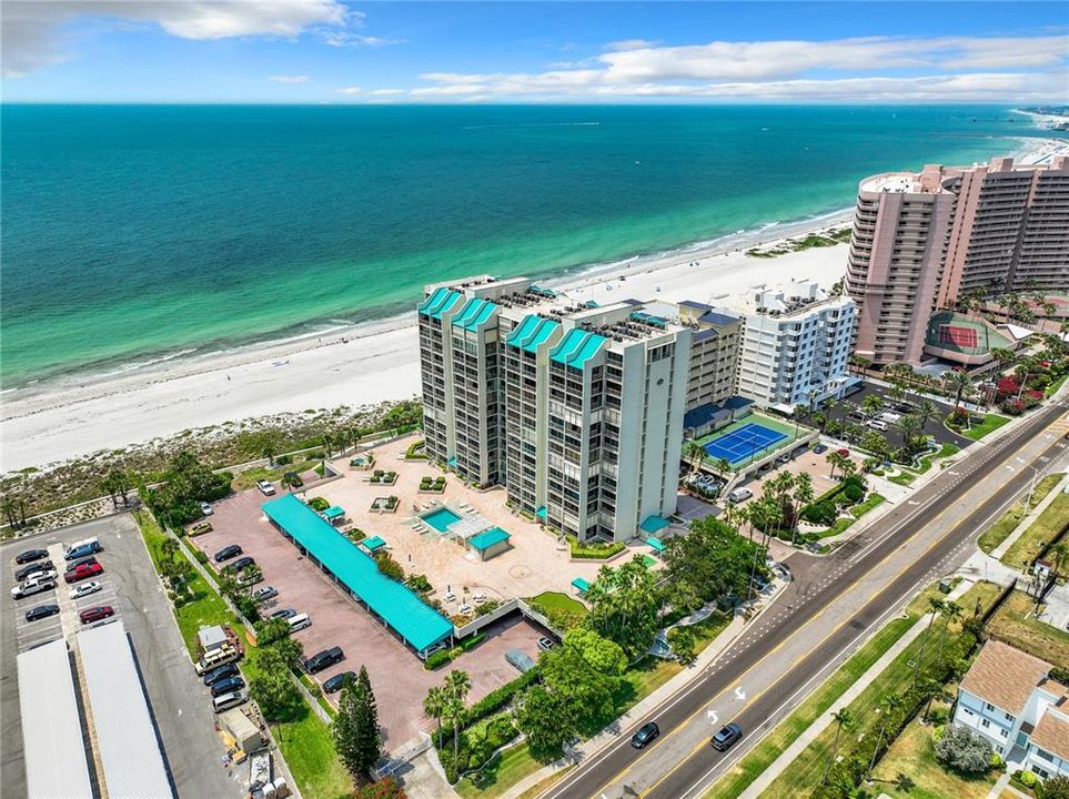 For Sale: $1,525,000 (3 beds, 3 baths, 2594 Square Feet)