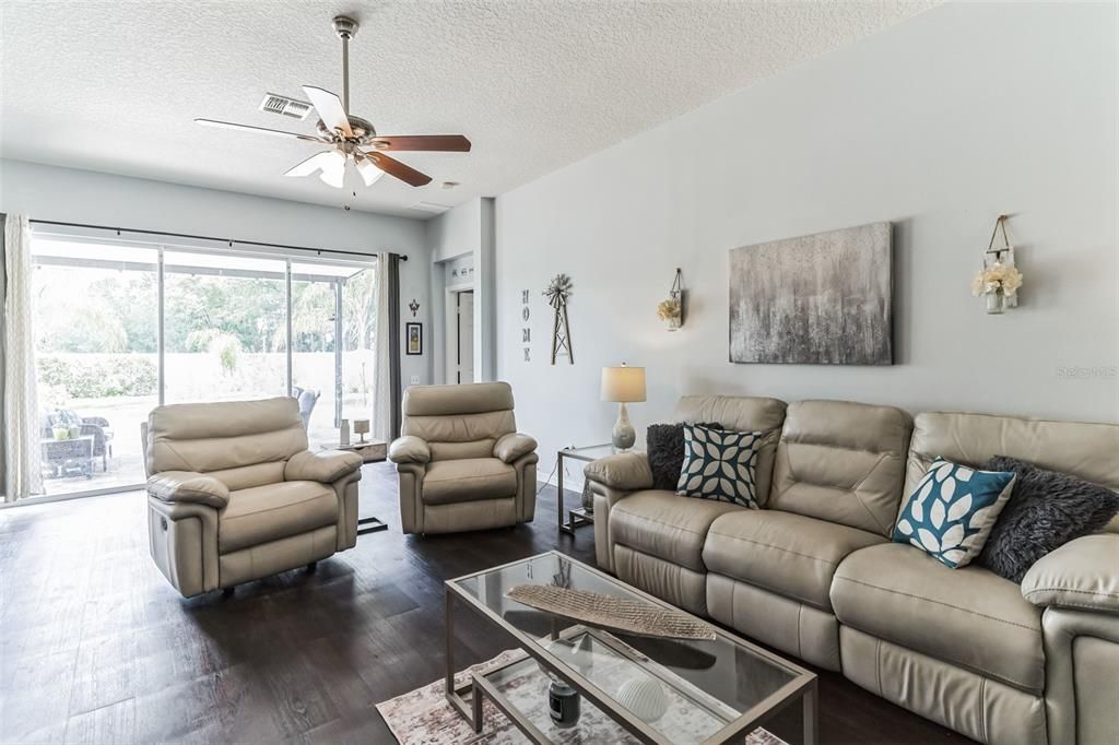 Active With Contract: $499,000 (3 beds, 2 baths, 1558 Square Feet)