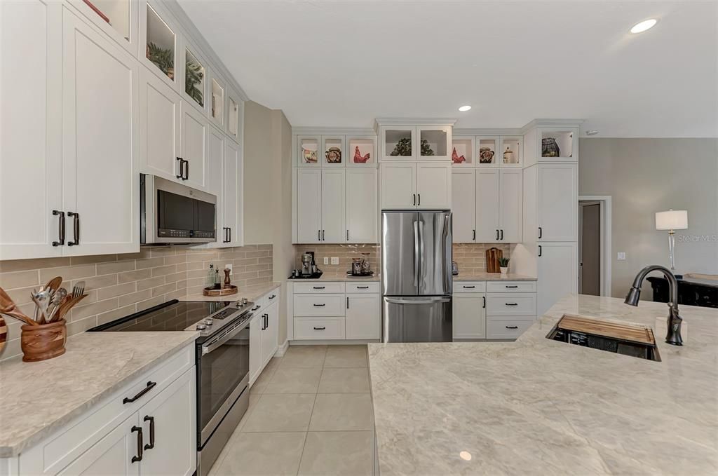 Gorgeously, freshly renovated kitchen