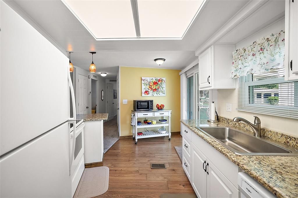 For Sale: $255,000 (2 beds, 2 baths, 1428 Square Feet)