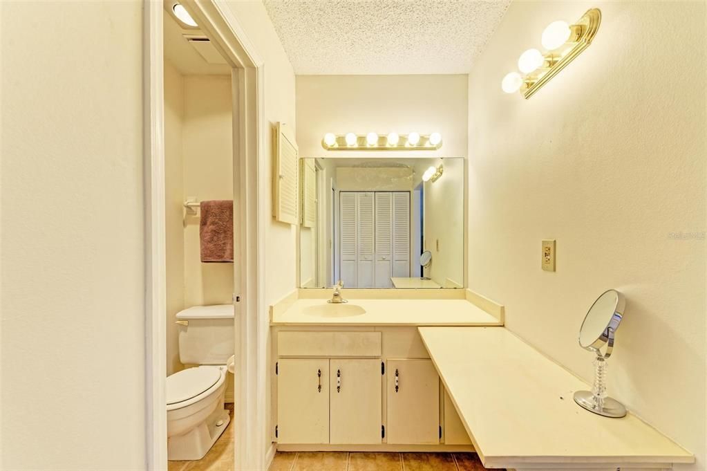 В аренду: $2,500 (2 спален, 2 ванн, 1255 Квадратных фут)