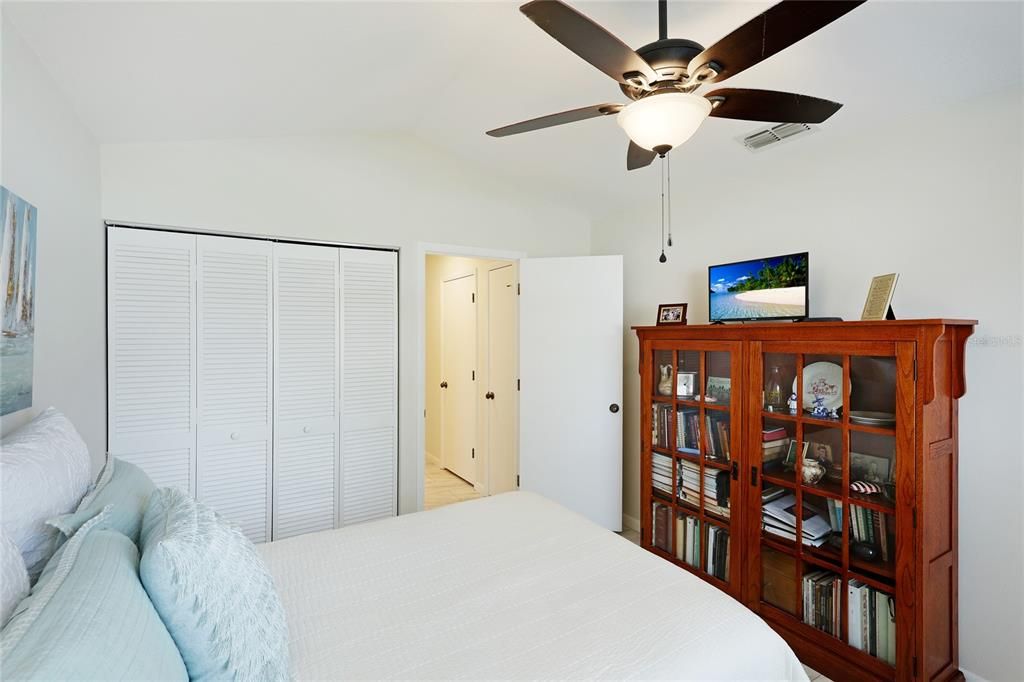 Active With Contract: $365,000 (2 beds, 2 baths, 1419 Square Feet)