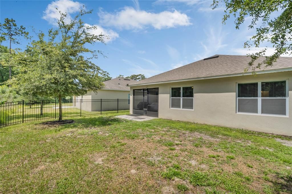 Active With Contract: $334,900 (3 beds, 2 baths, 1685 Square Feet)