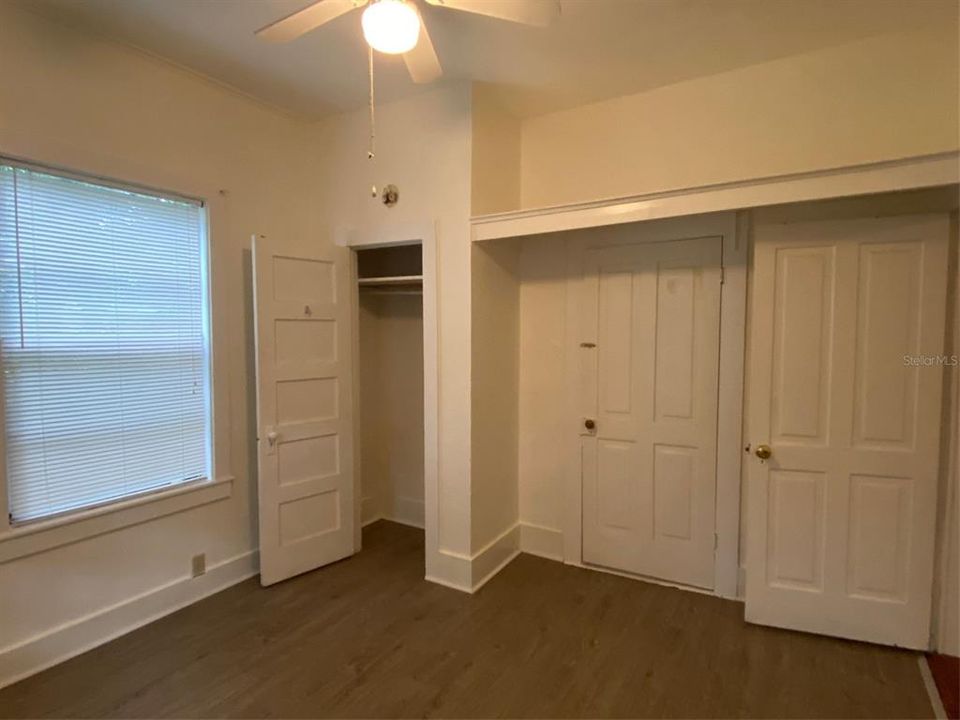 For Sale: $239,000 (2 beds, 1 baths, 881 Square Feet)