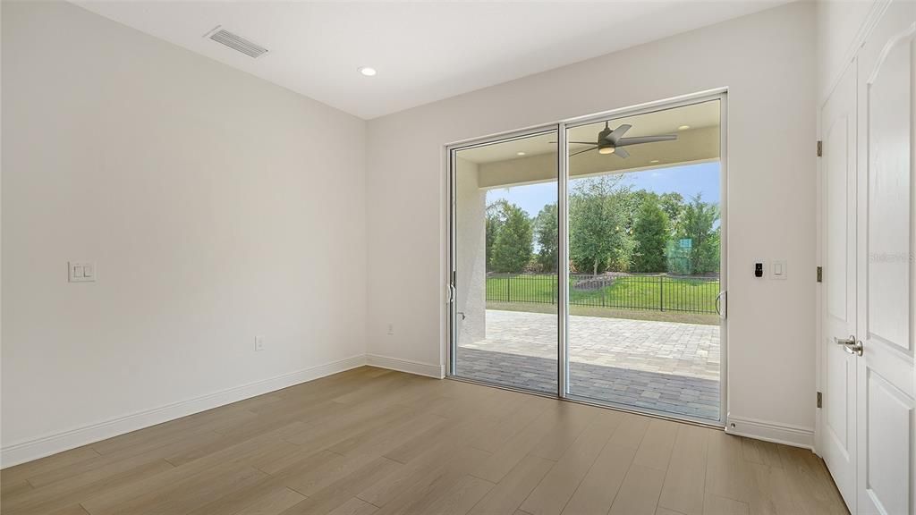 Kitchen Dining Area