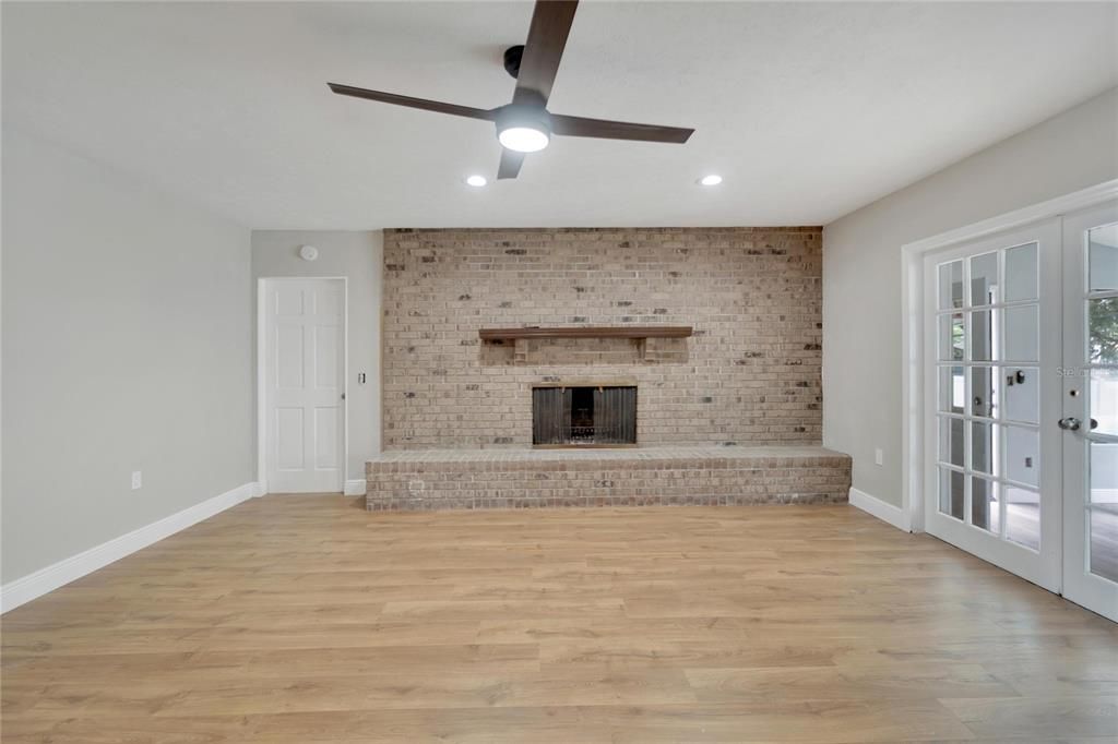 Active With Contract: $544,900 (4 beds, 3 baths, 3049 Square Feet)