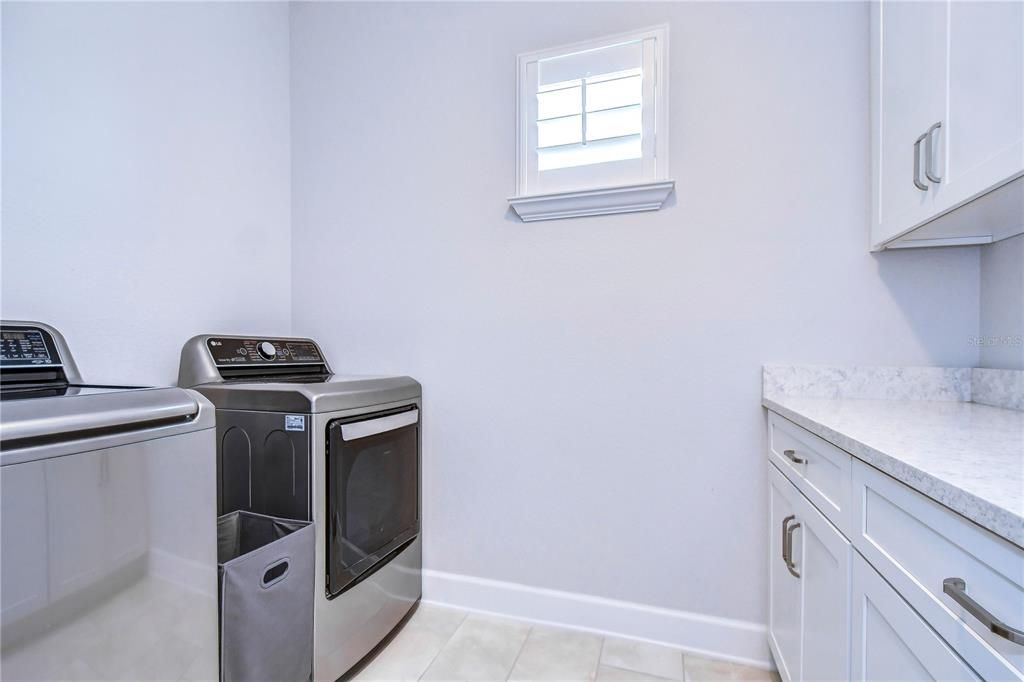 Fully equipped Laundry Room