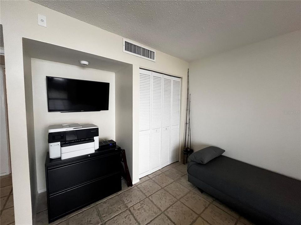 For Rent: $3,200 (2 beds, 2 baths, 1424 Square Feet)