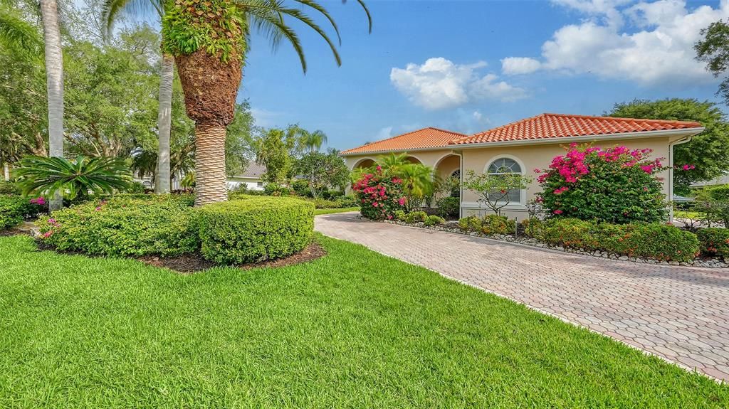 Recently Sold: $1,600,000 (4 beds, 3 baths, 3902 Square Feet)