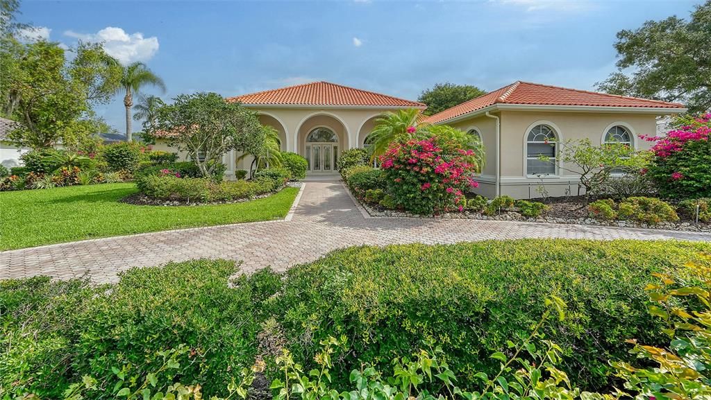 Recently Sold: $1,600,000 (4 beds, 3 baths, 3902 Square Feet)