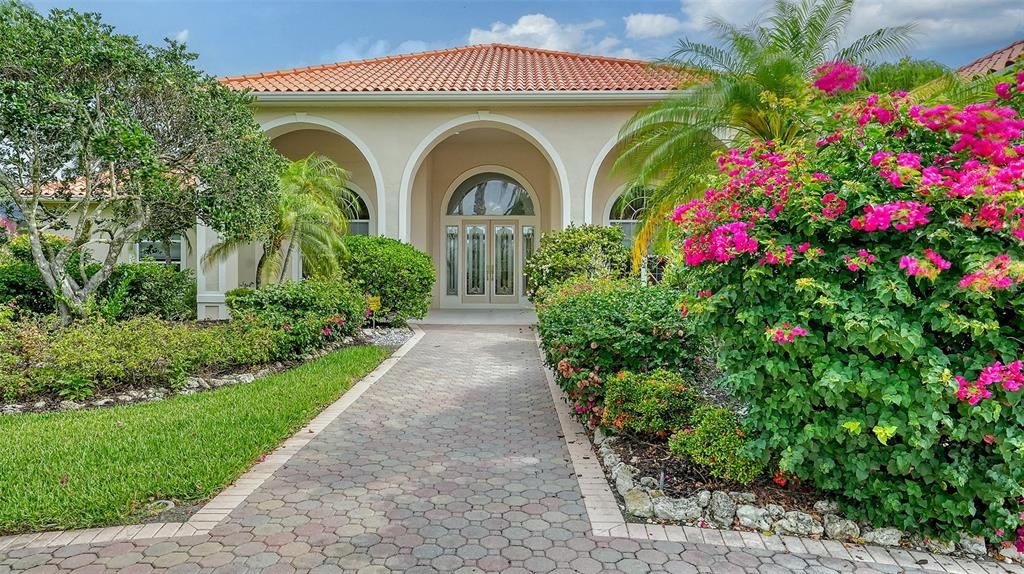 Recently Sold: $1,600,000 (4 beds, 3 baths, 3902 Square Feet)