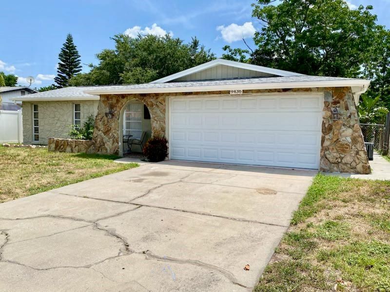 Active With Contract: $229,500 (2 beds, 2 baths, 1038 Square Feet)