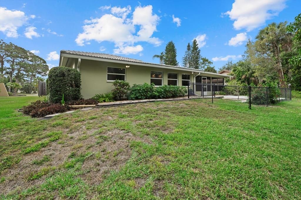 For Sale: $515,000 (3 beds, 2 baths, 1830 Square Feet)