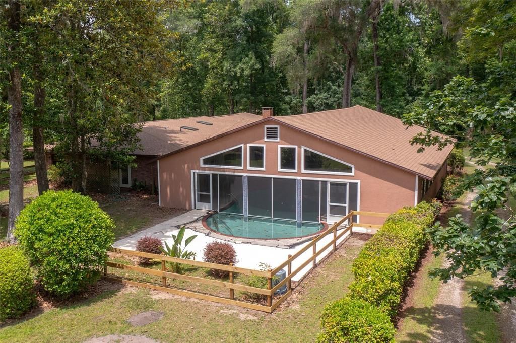 Gorgeous Pool Home