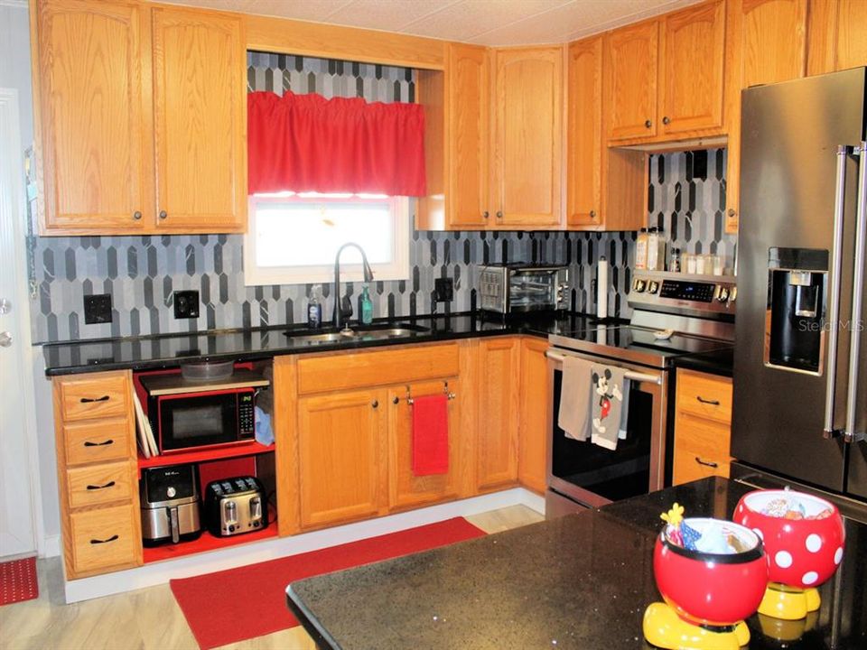 For Sale: $155,000 (2 beds, 1 baths, 1352 Square Feet)