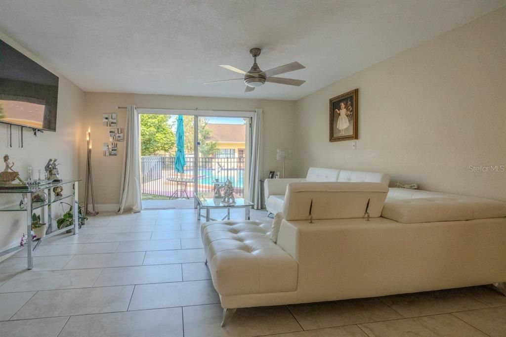 Active With Contract: $175,000 (2 beds, 1 baths, 1268 Square Feet)