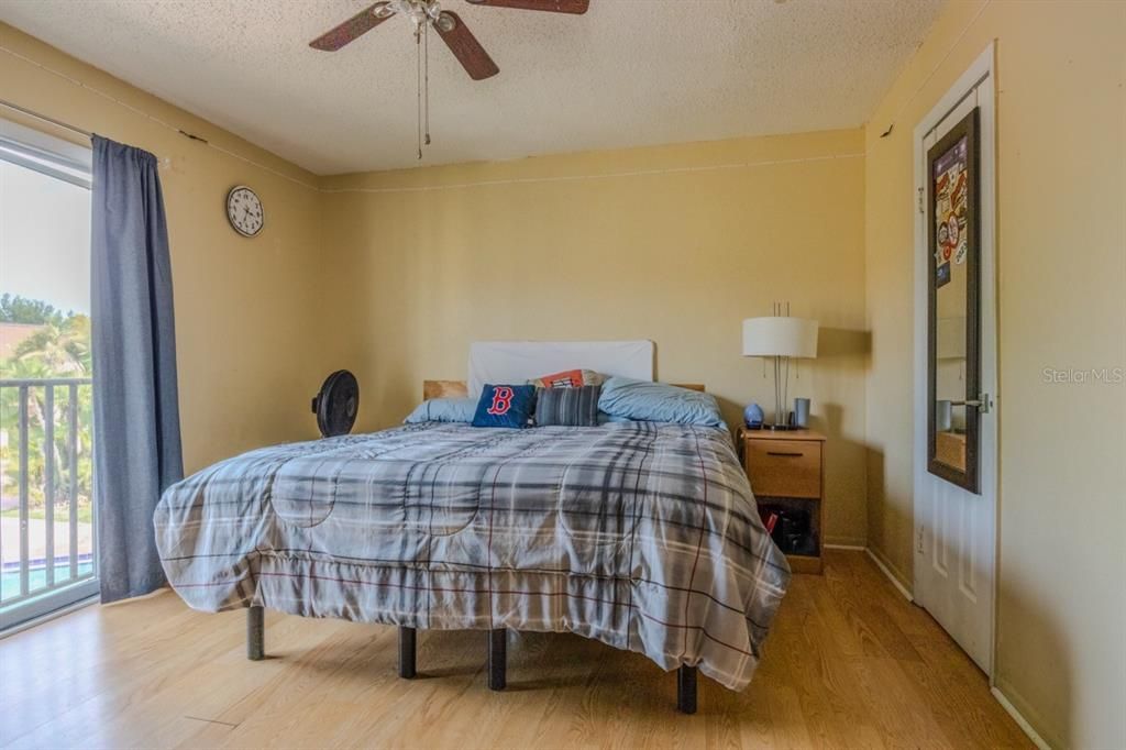 Active With Contract: $175,000 (2 beds, 1 baths, 1268 Square Feet)