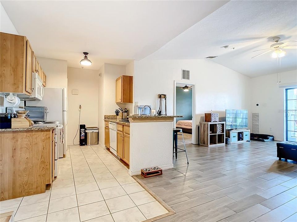 Active With Contract: $234,990 (2 beds, 2 baths, 1054 Square Feet)
