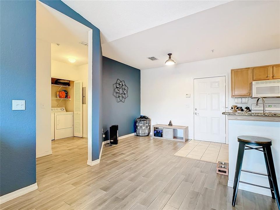 Active With Contract: $234,990 (2 beds, 2 baths, 1054 Square Feet)