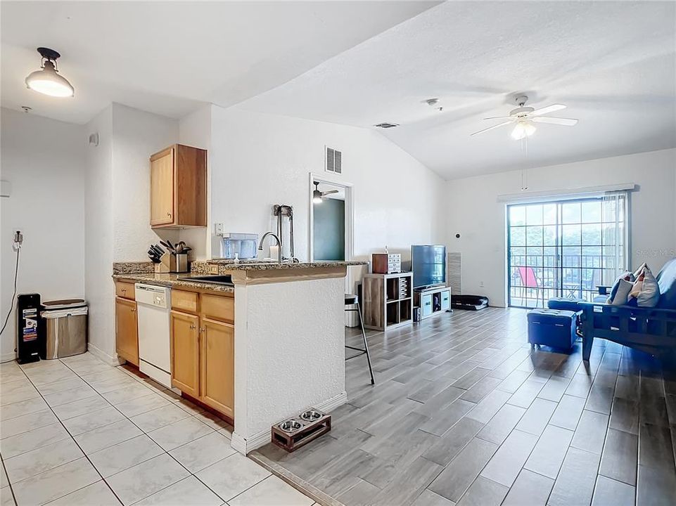 Active With Contract: $234,990 (2 beds, 2 baths, 1054 Square Feet)